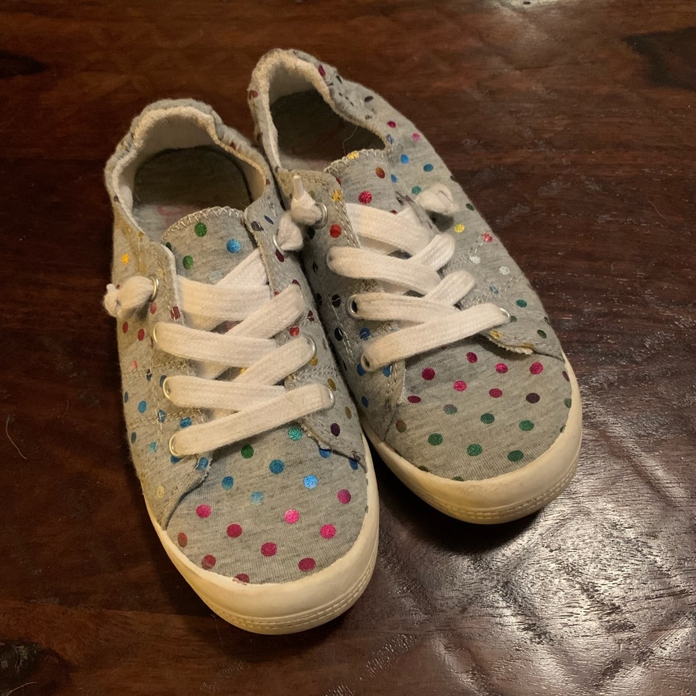 Fun girls, size 4 tennis shoes